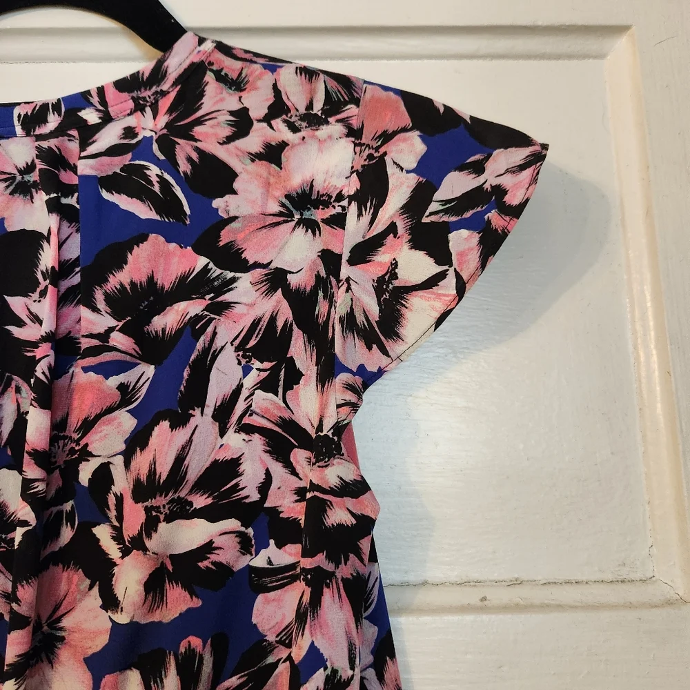 J. Crew Women's Blouse, 100% Silk, Pink & Blue Floral Cap Sleeve V-neck Sz 0 EUC